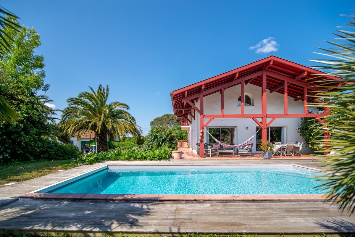 Villa d'Arcangues, charme néo-basque,  4*, piscine