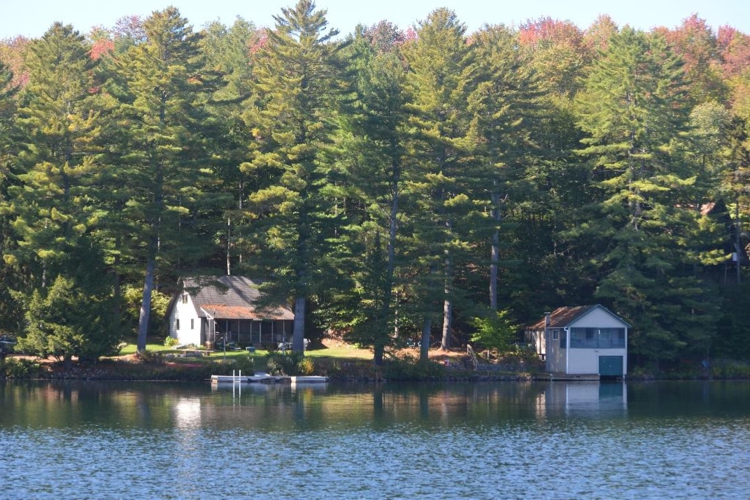 Rocky Lodge - Adirondack Waterfront House