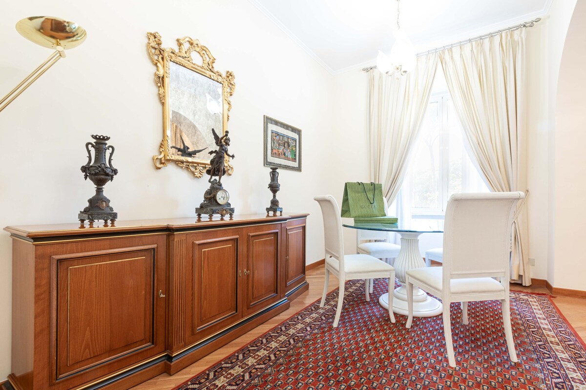 Spanish Steps Hills Apartment -TopCollection