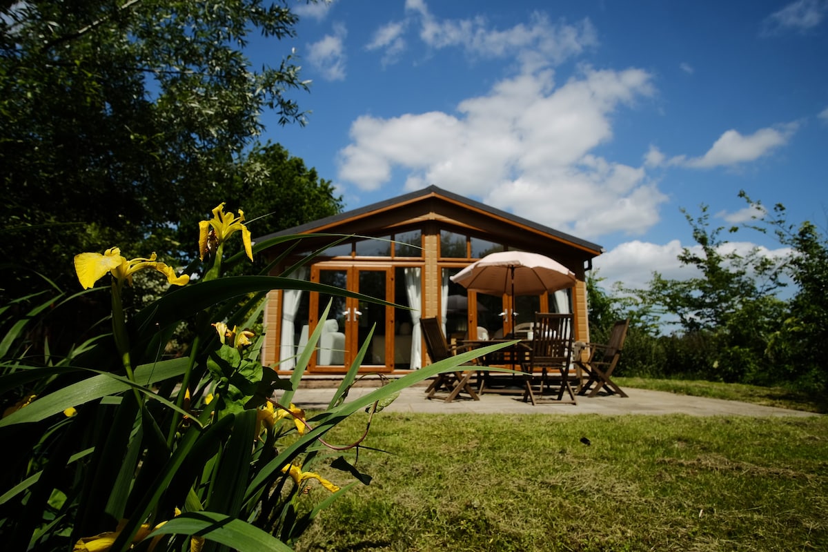 Oak Lodge at Welhams Meadow