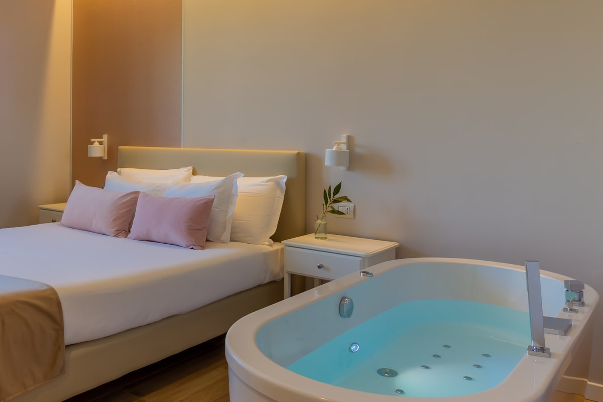 两室公寓，可欣赏按摩浴缸和迷人的蝴蝶景观