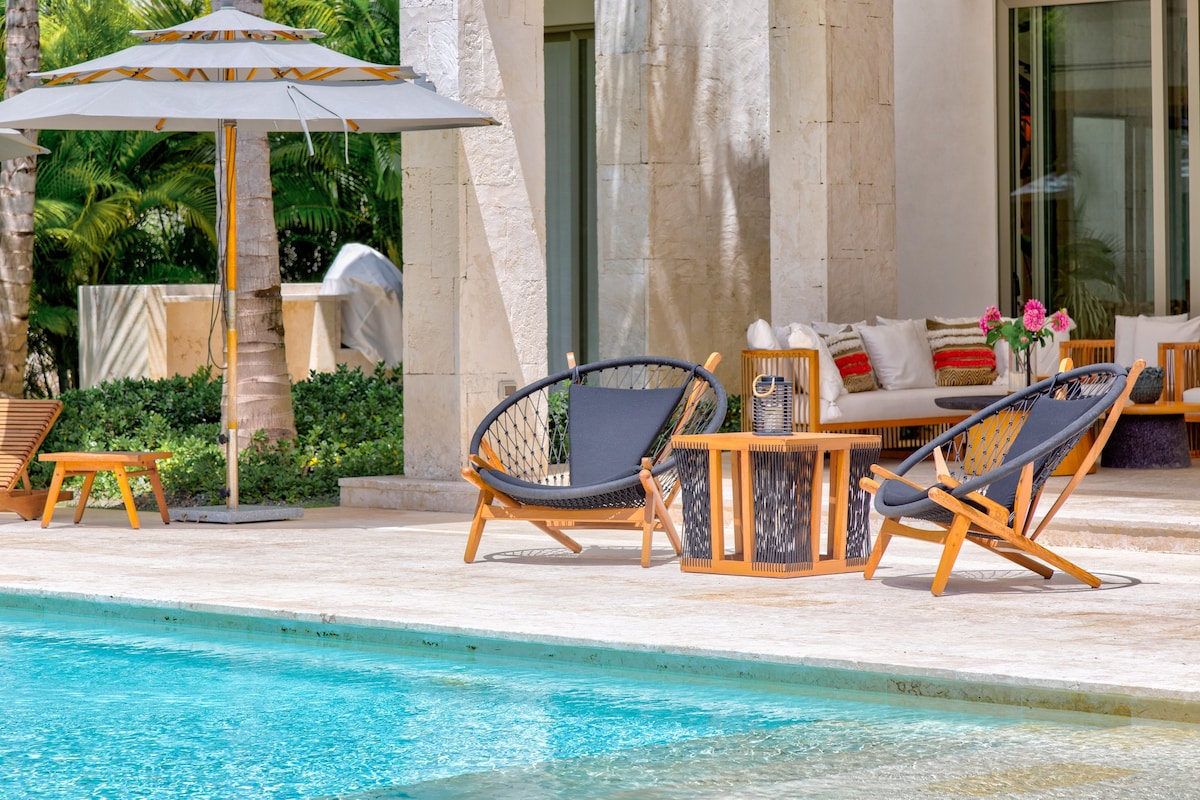 蓬塔卡纳度假村（ Puntacana Resort & Club ）的新VIlla ，配有按摩浴缸和温水泳池