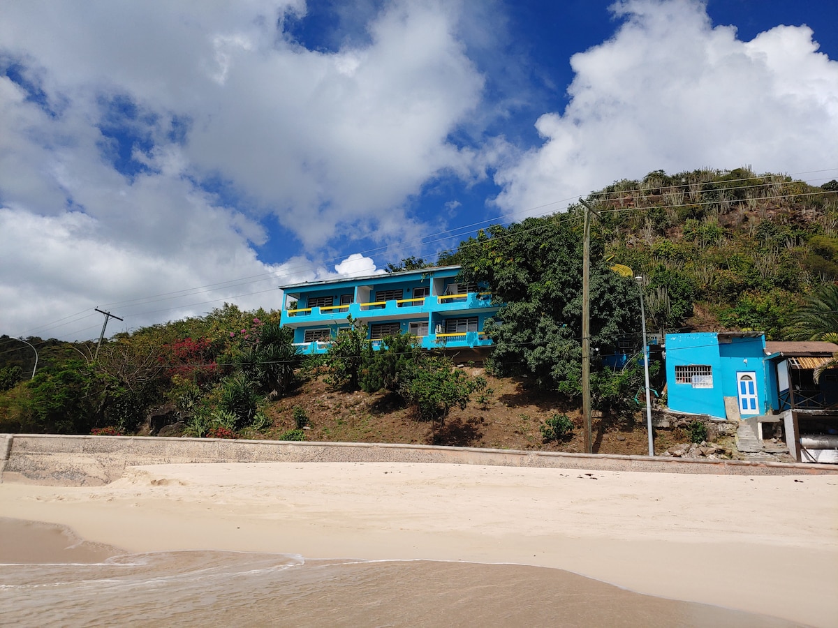 Orrie's Hotel & Beach Bar Upstairs, Room 6