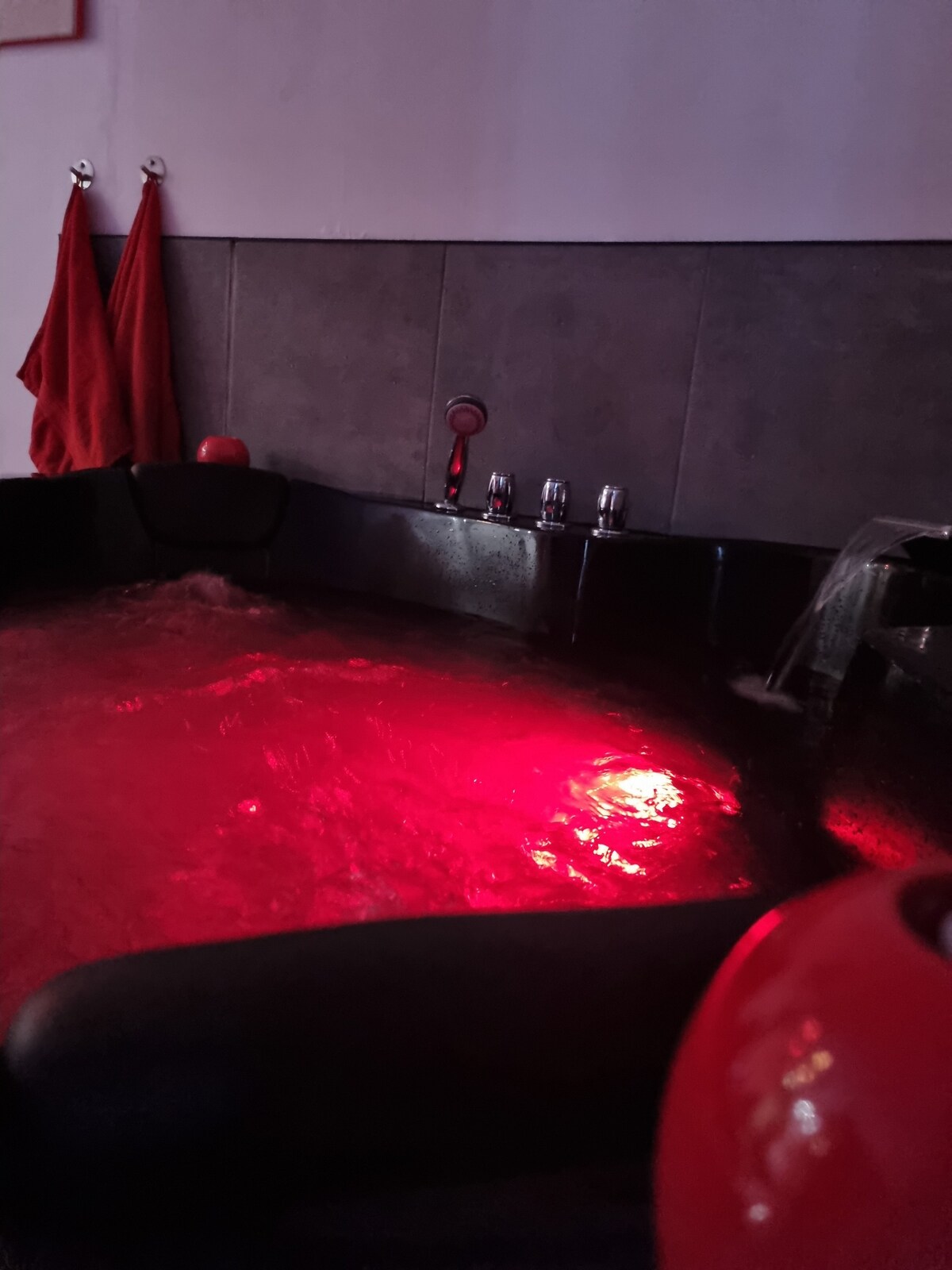 Suite Romantique avec spa et sauna privatif