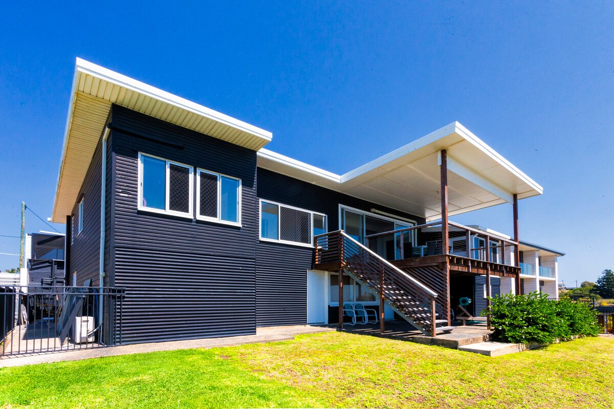 Seacrest on Bright - Entire House, Pool- Seaviews