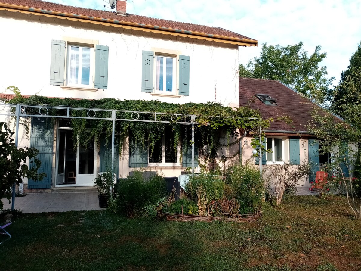 Maison de charme entre montagnes et vignobles