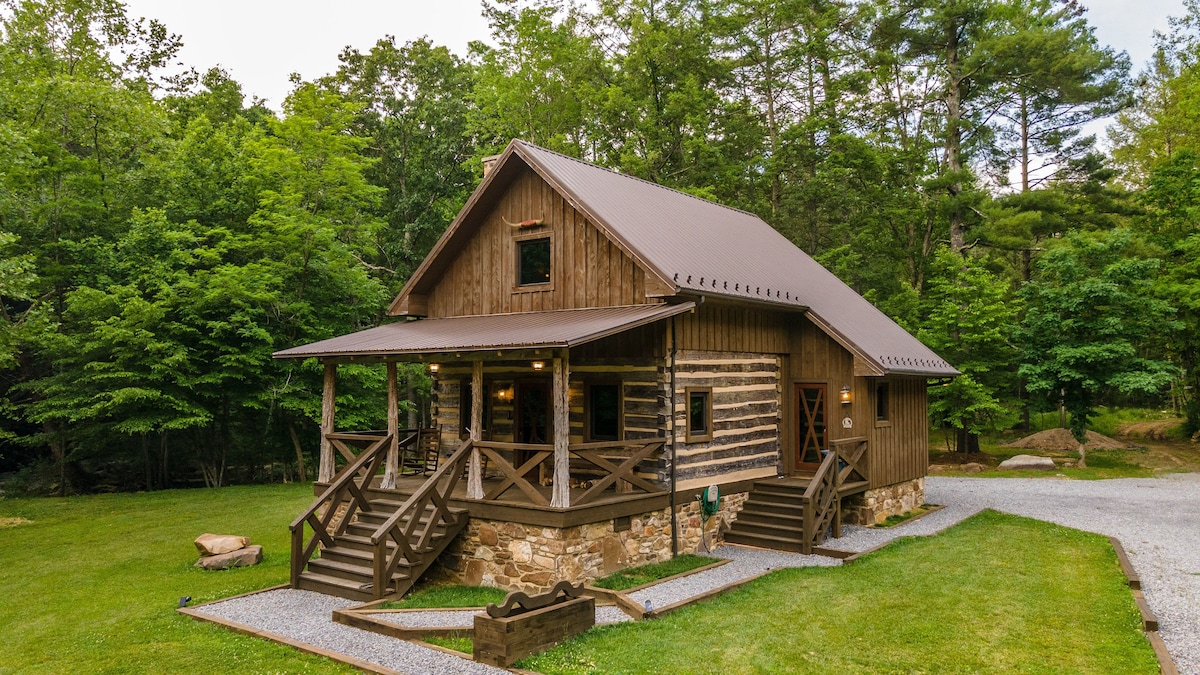 Cowboy Cabin - Four Fillies Lodge