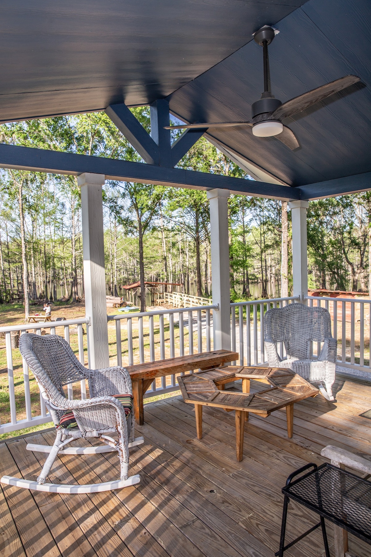 Iatt Lake Cabins and Kayaks Dragonfly House