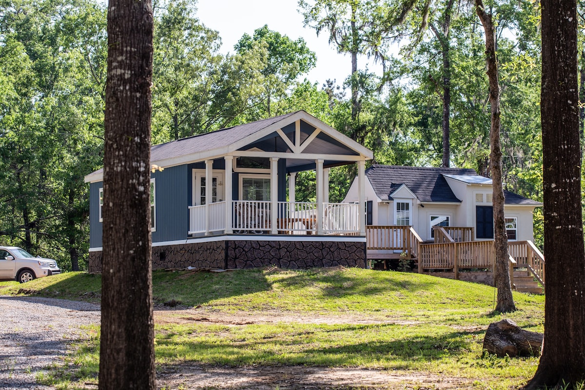 Iatt Lake Cabins and Kayaks Dragonfly House