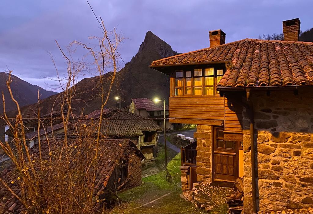 Escápate a nuestra casa con dos estufas de leña