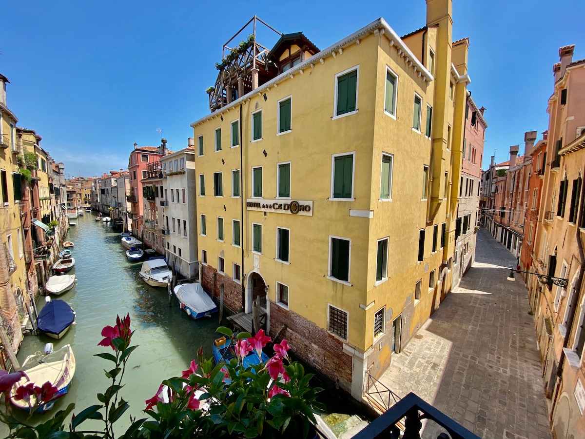 威尼斯运河景观套房屋1号露台风光