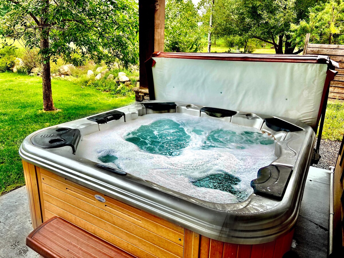 On the McCall Golf Course with Private Hot Tub