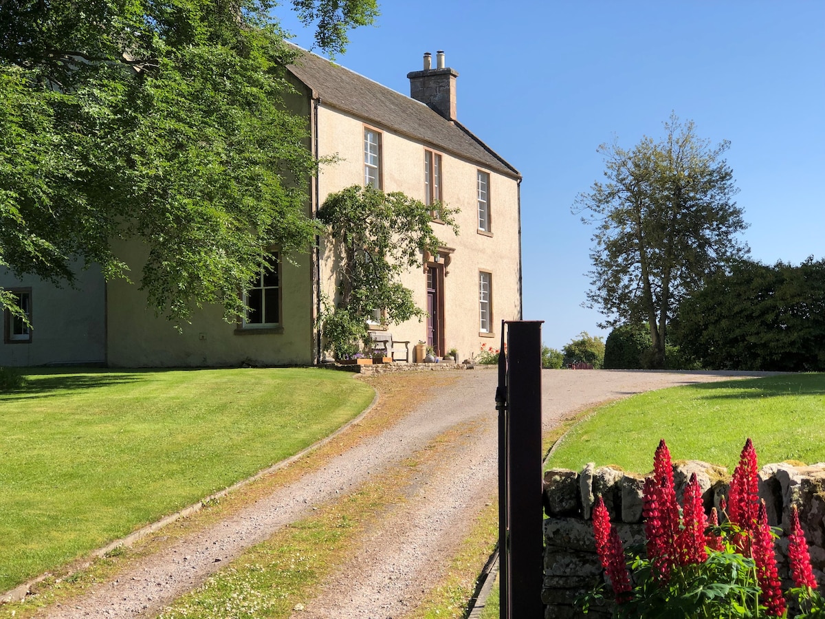 2 bedrooms in 18th Century house on the Black Isle