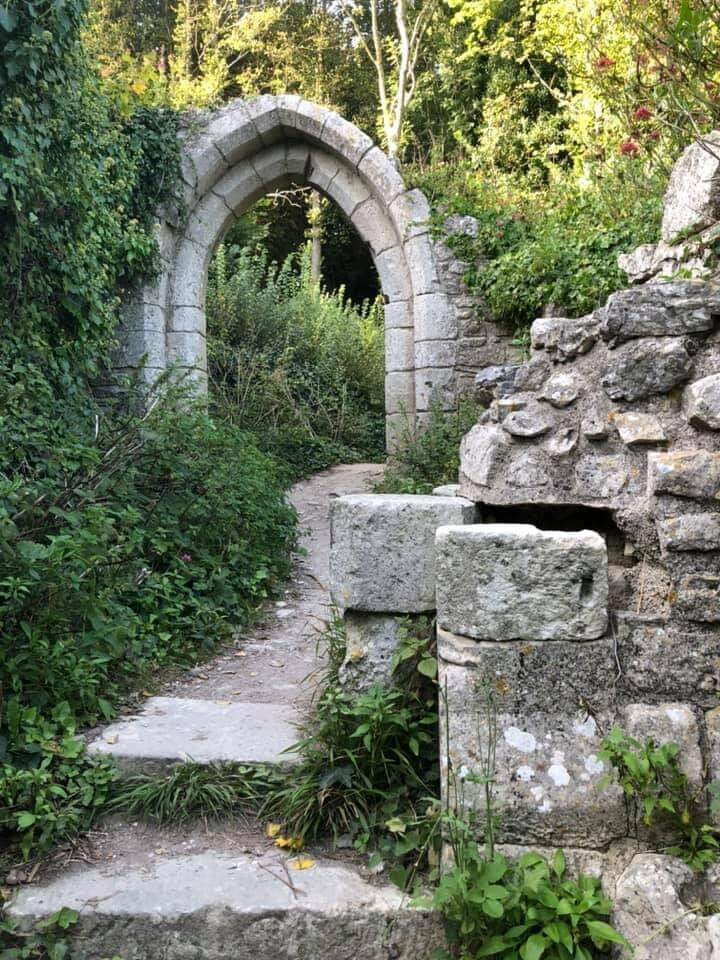 1888 Portland Stone cottage