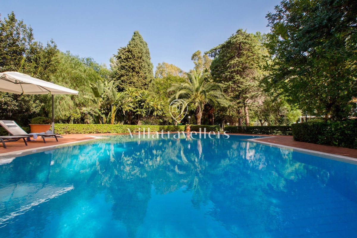 蒙德罗（ Mondello ）带游泳池的美丽别墅