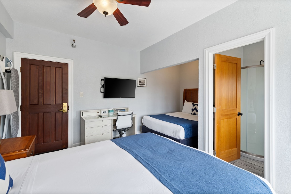 College Inn -高级2间标准双人床客房，带独立卫生间
