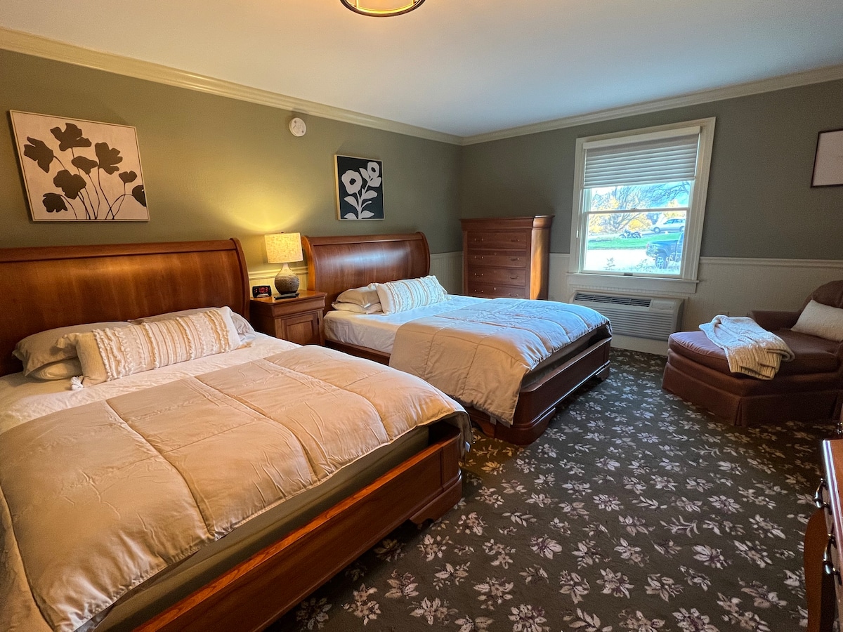 Southern Vermont Comfortable & Private Suite 200