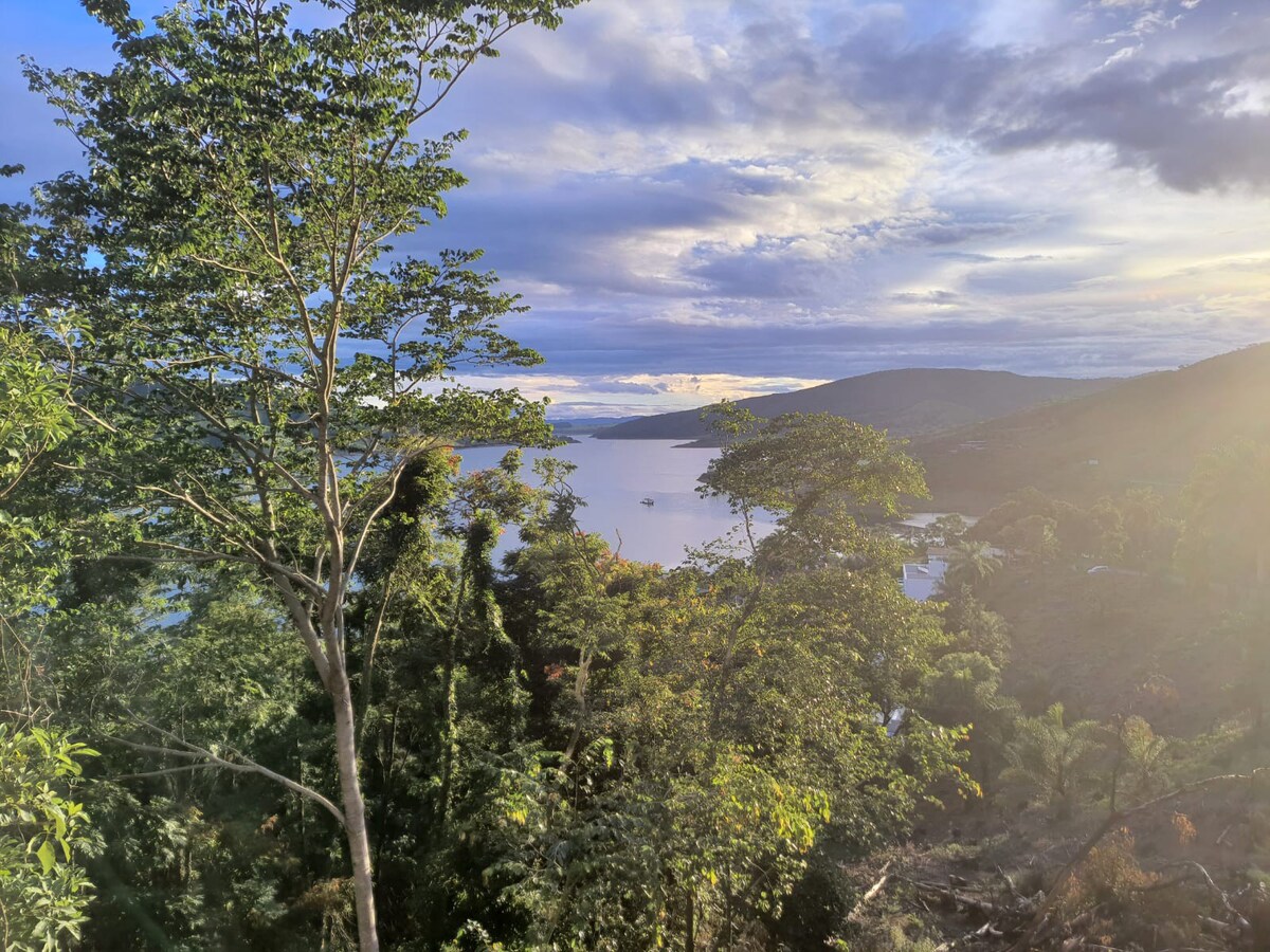 Prazer com vista para o lago: Azul, Verde e Sol 12