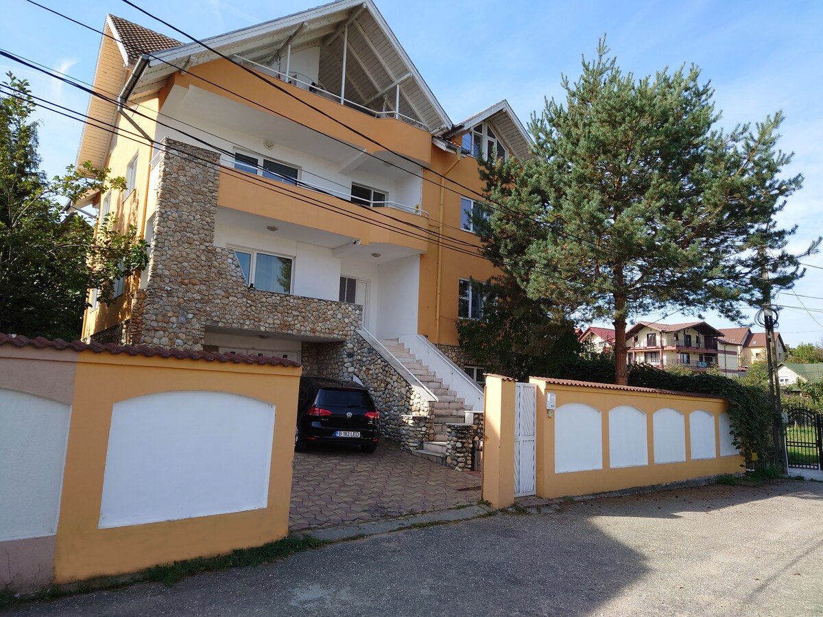 3 Bedroom Apartment in Villa Leo