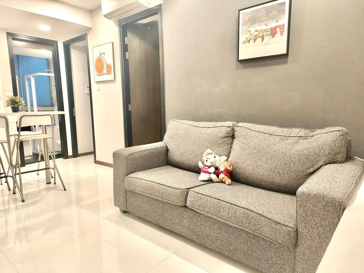 Central-located Cozy Apt Near 3 MRT Lines