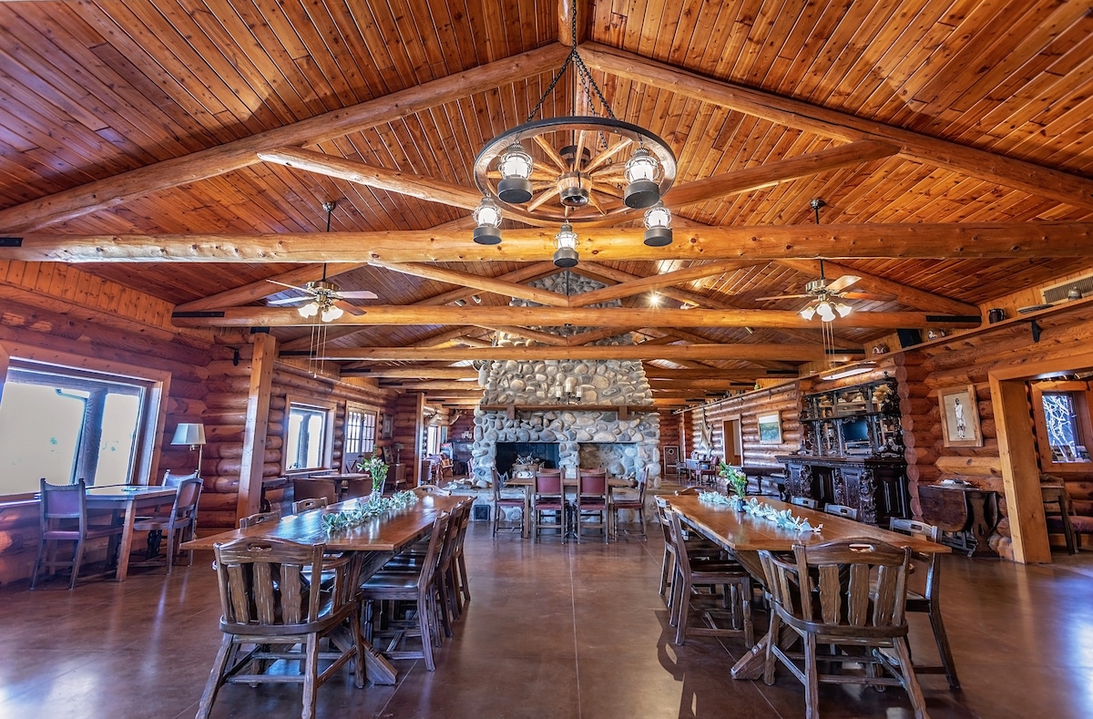 The Lodge at Red River Breaks