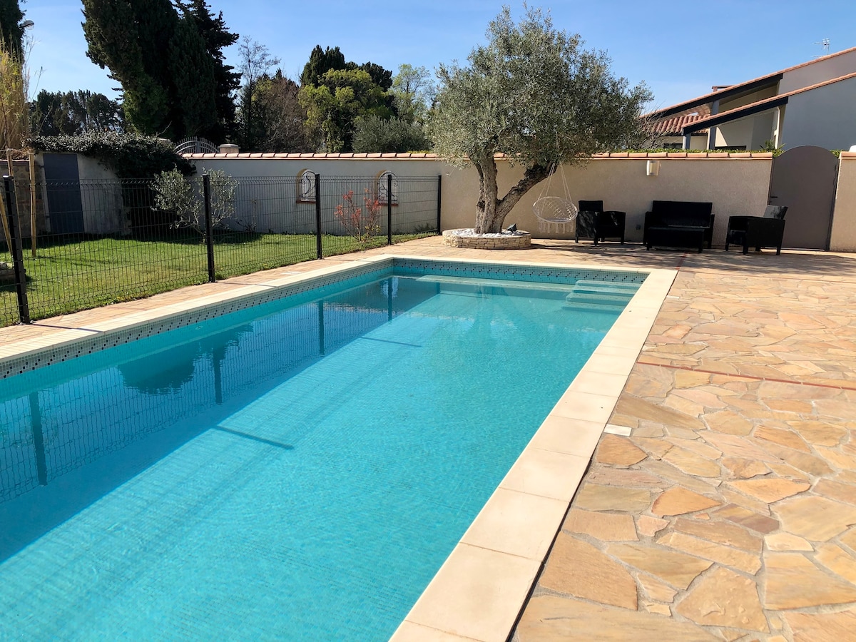 Villa avec piscine : moderne et spacieuse- 12 pers