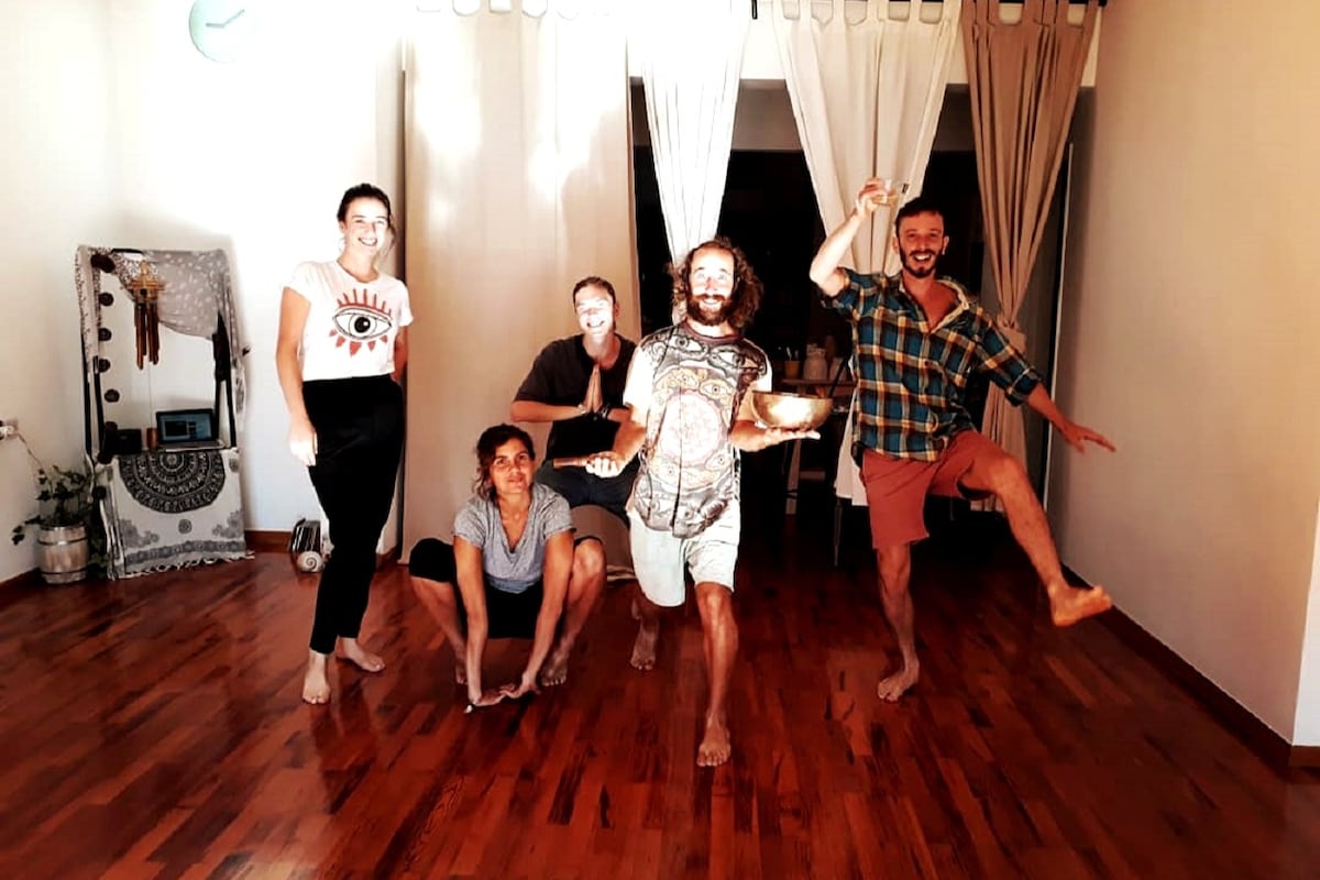 Urban Yoga House Hostel & Retreat