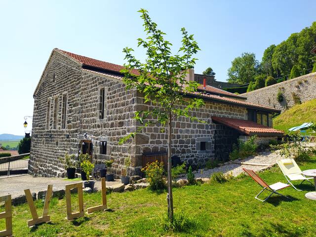 Saint-Bonnet-le-Château的民宿