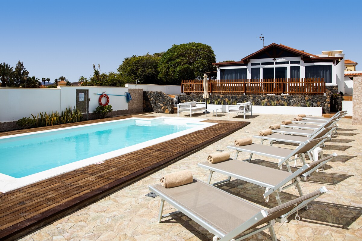 Luxury Villa Nieve con piscina privata e Jacuzzi