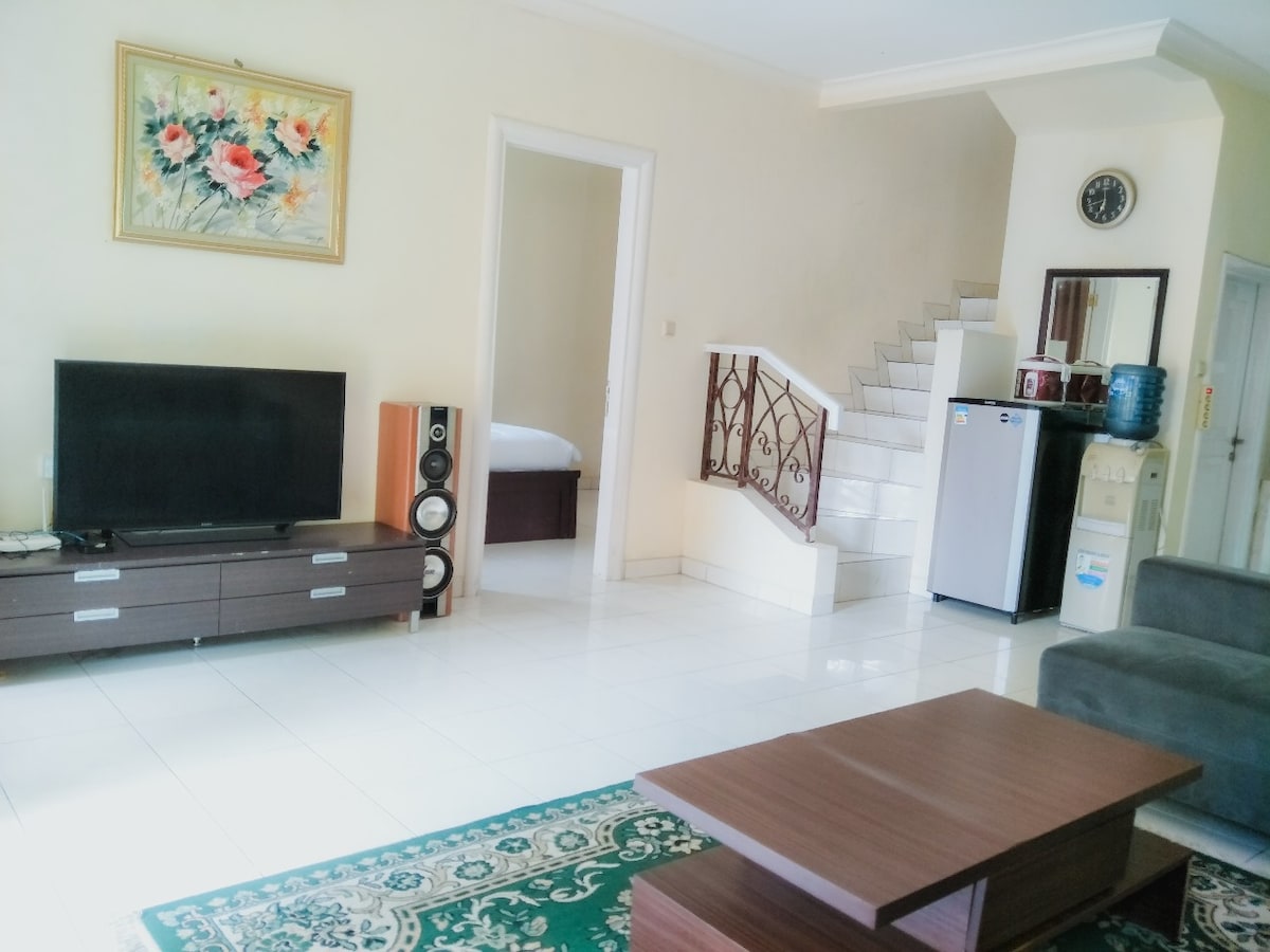 "For rent: villa kota bunga