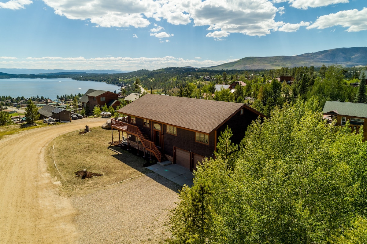 Hilltop Cabin with Million Dollar Lake Views