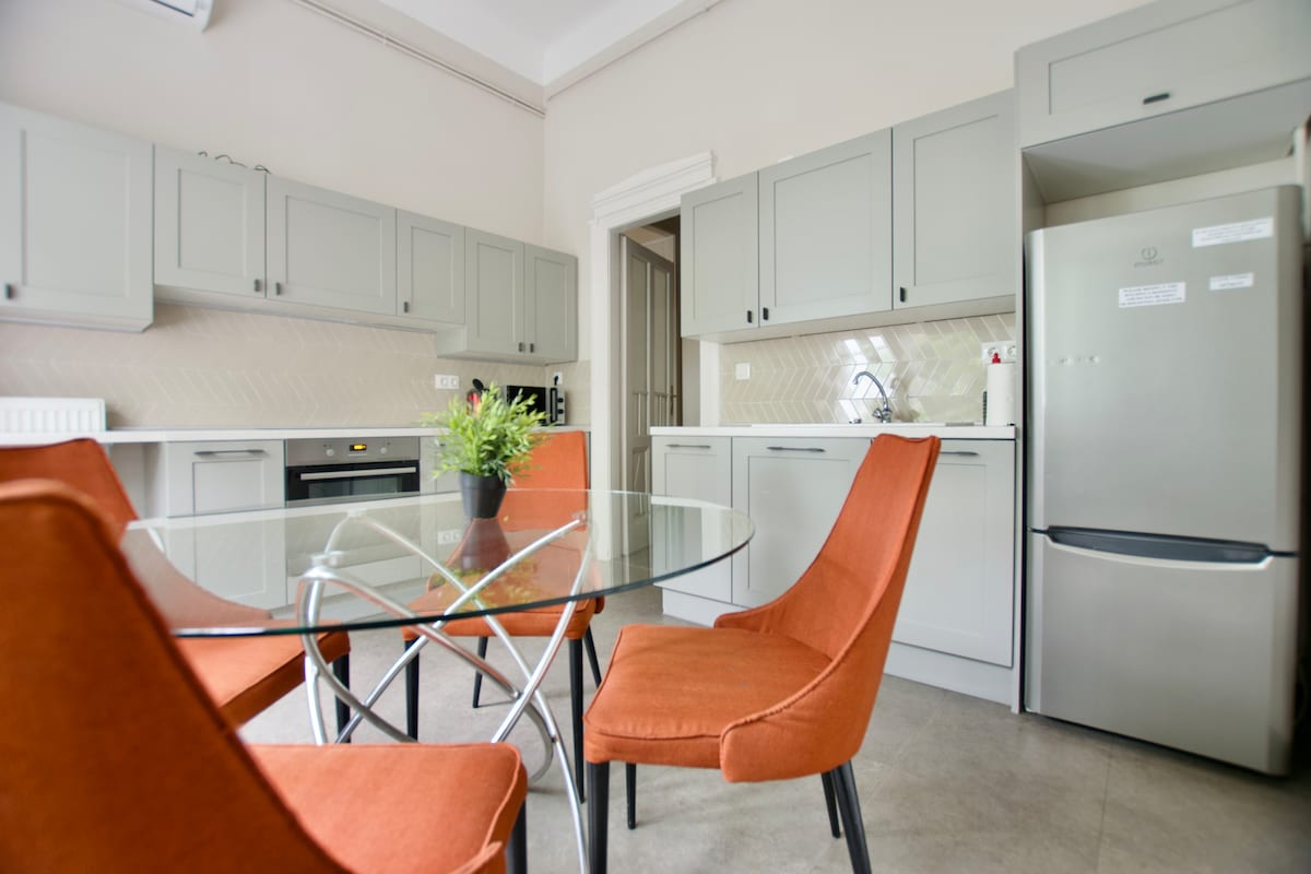 Standard Apartment by Hi5- Classic 1-Br Suite(200)