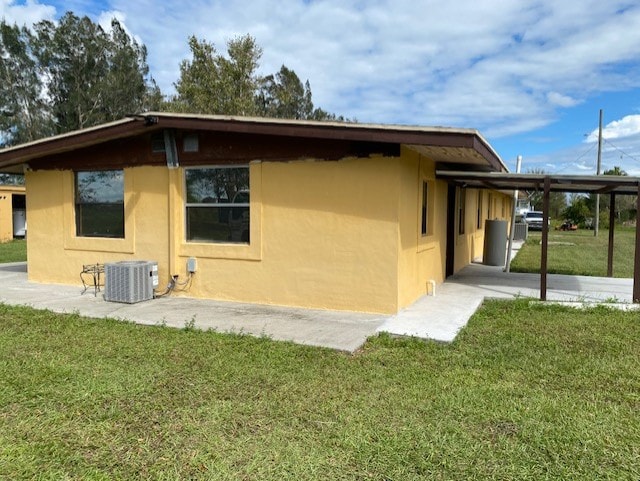 奥基乔比湖（ Lake Okeechobee ）附近的双层公寓