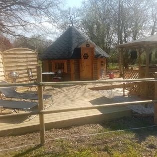 Nedleys, Shiraz  rural glamping in Haute Vienne