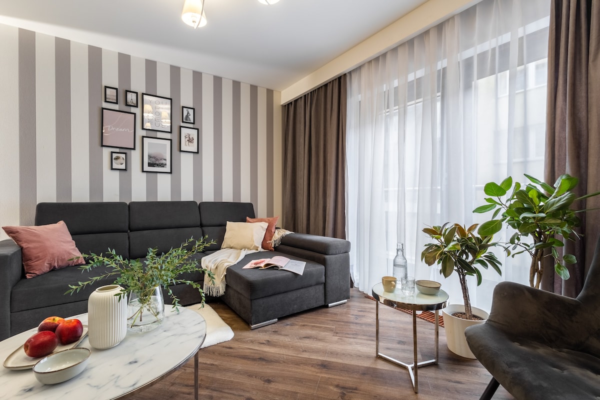 APARTAMENT TYPU STUDIO DLA 4 OSÓB UL.KRAWIECKA