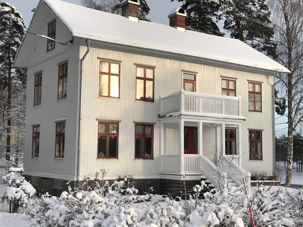 位于Glava玻璃厂的Krusenholm 19世纪房屋。