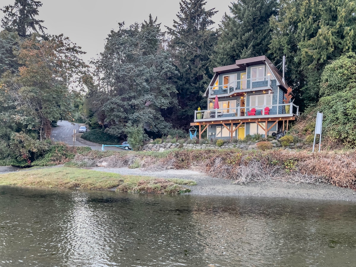 Vashon Beach House - KVI Waterfront