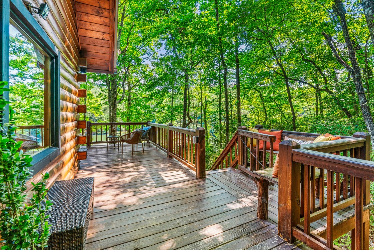 Blu Water Retreat, A Lakefront Cabin