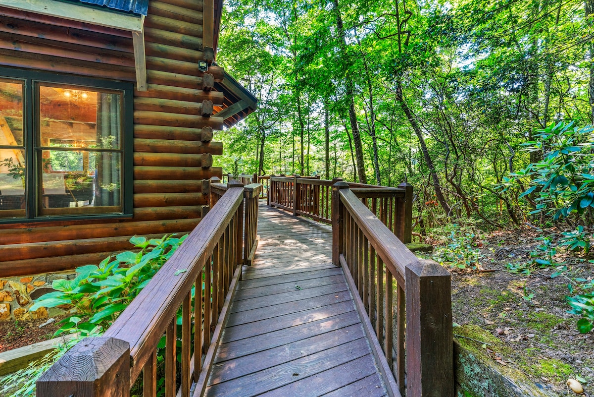 Blu Water Retreat, A Lakefront Cabin