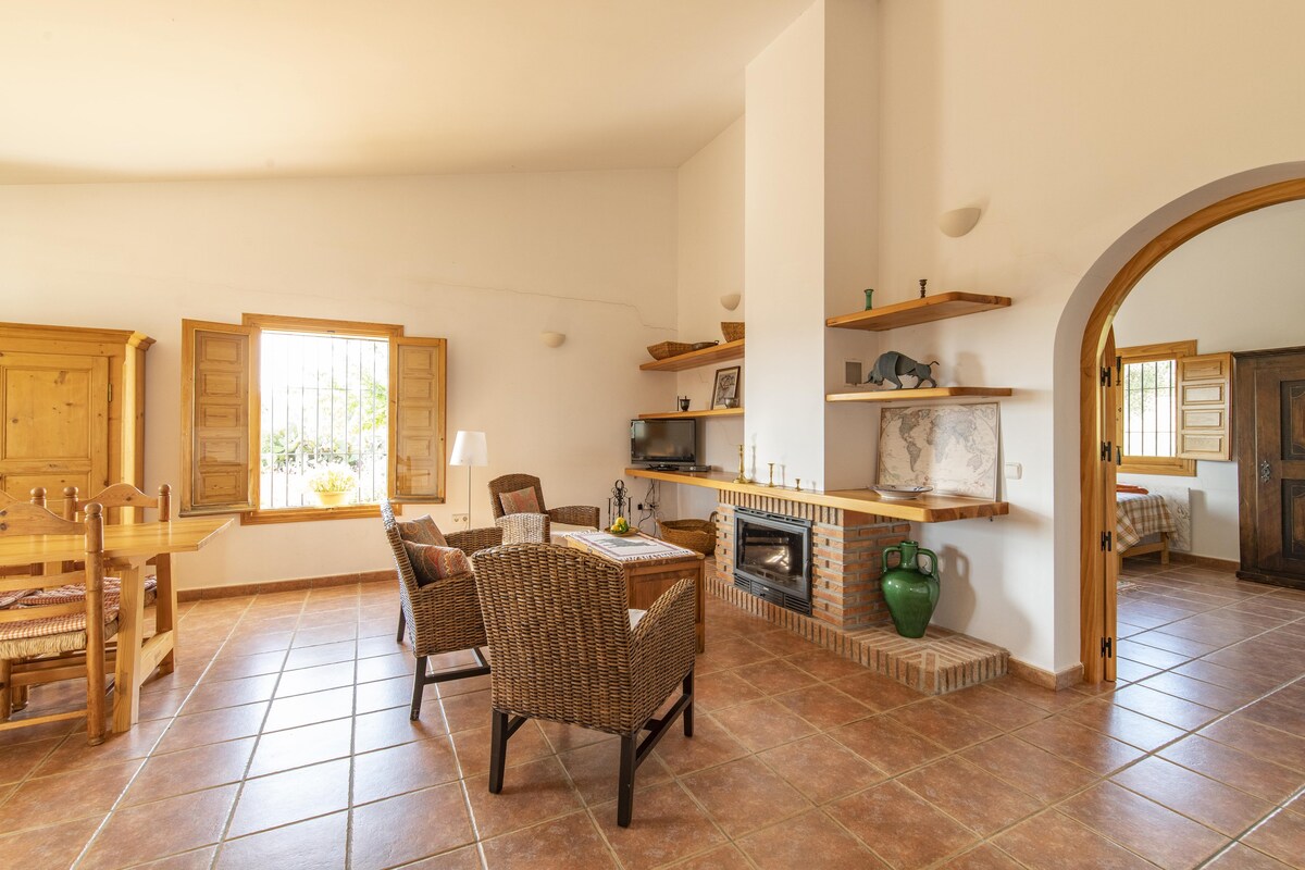Casa Siri, beautiful cottage with pool in Malaga