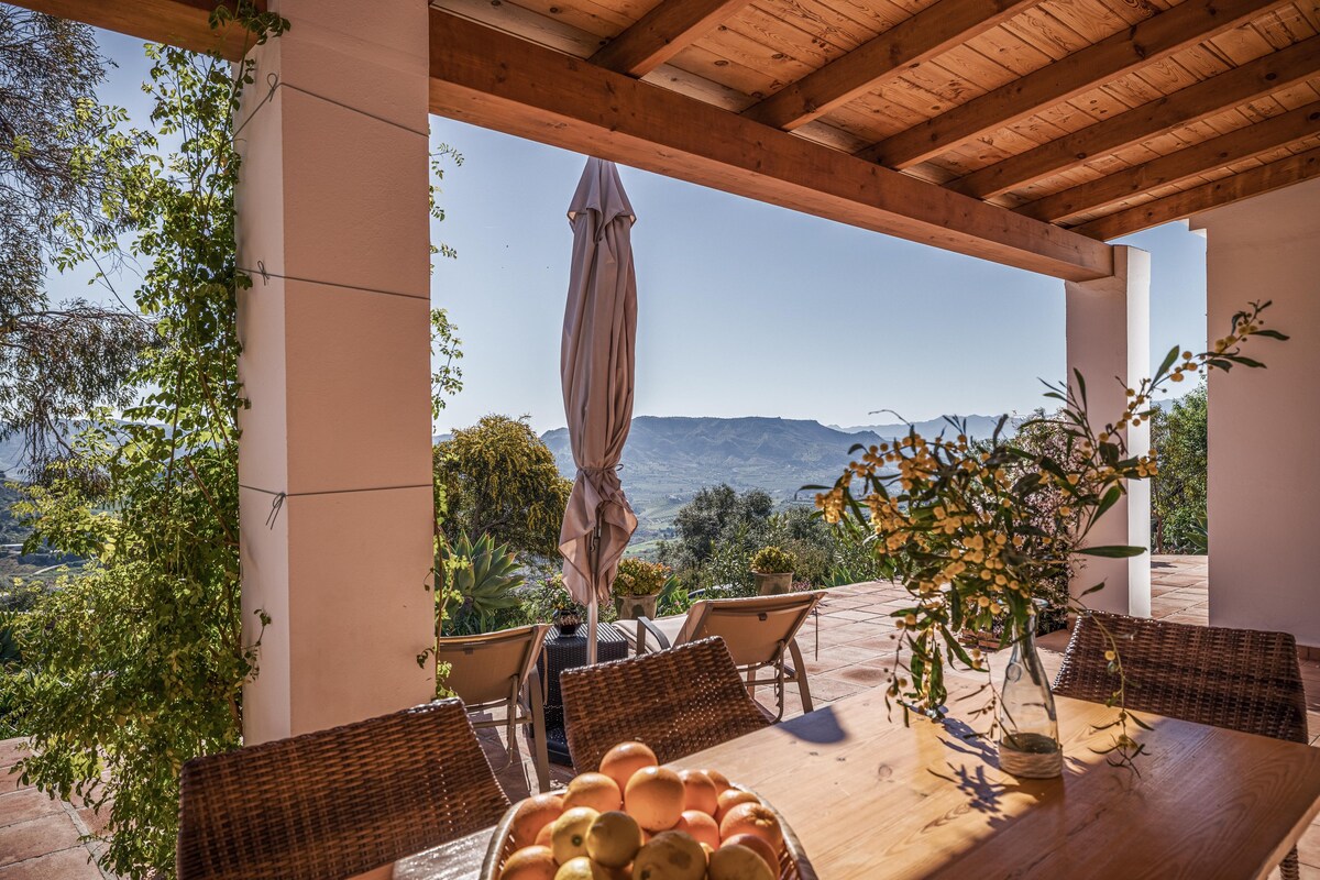Casa Siri, beautiful cottage with pool in Malaga