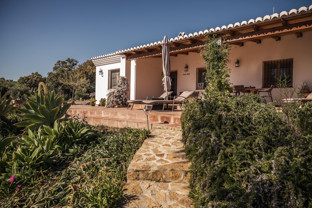 Casa Siri, beautiful cottage with pool in Malaga