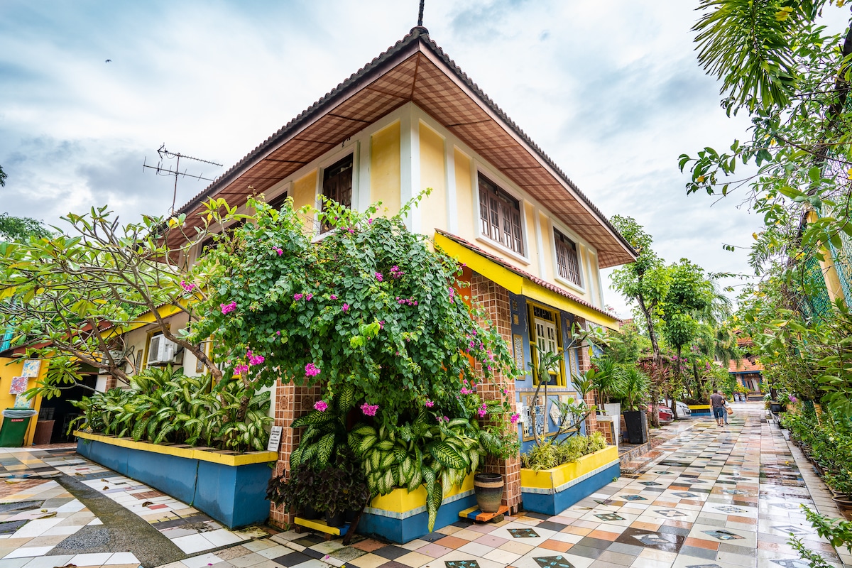 'Heart Rock' Balinese Family Suite