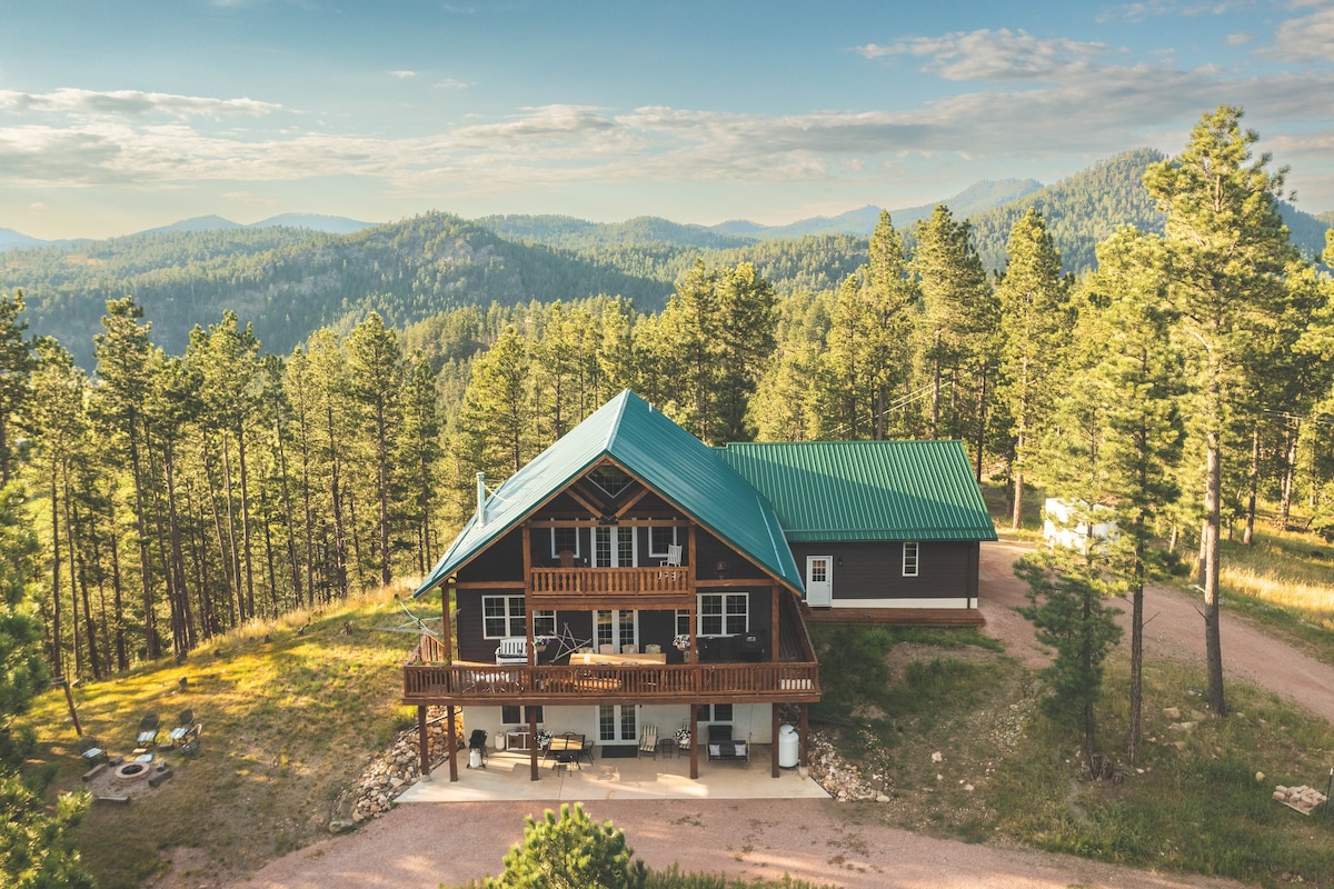 The Stam Family Lodge on Tin Mill Hill