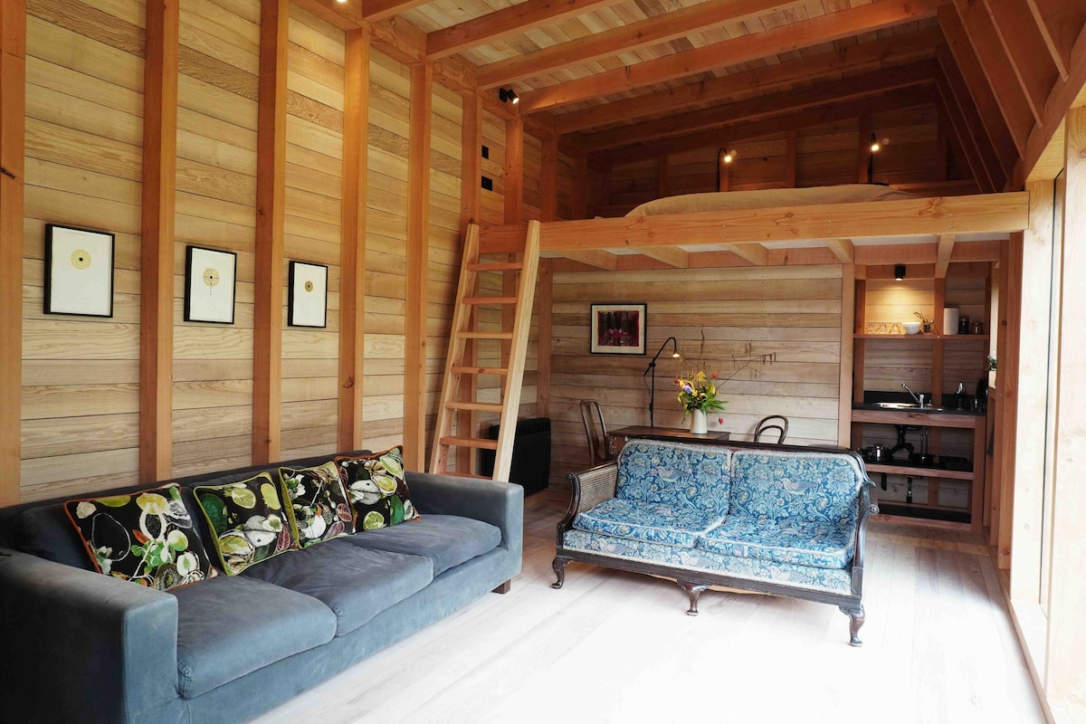 Wooden Studio/Cabin