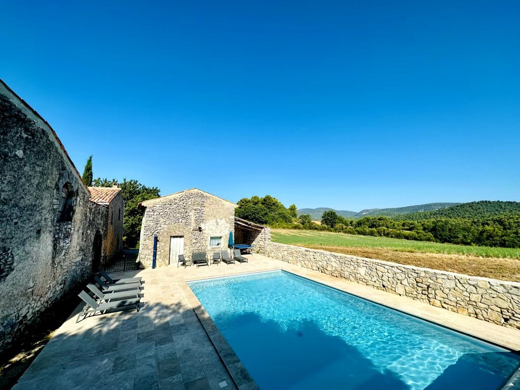 马斯普罗旺斯（ Mas Provençal ） ，带泳池，位于吕贝龙（ Luberon ）山脚下