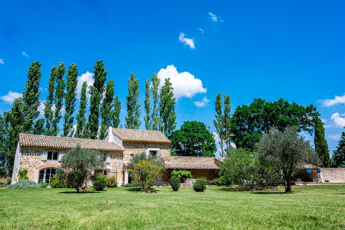 Le Mas de Massillan, private pool, and garden