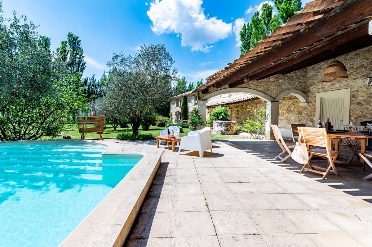 Le Mas de Massillan, private pool, and garden