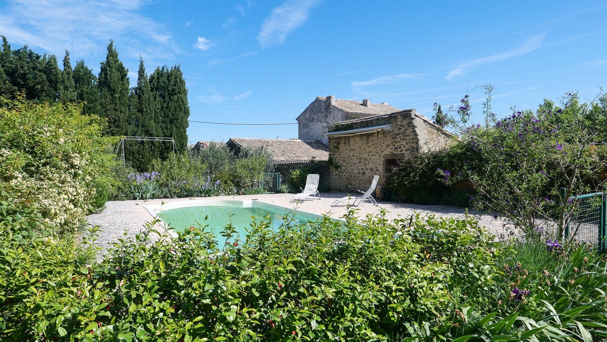 Maison bourgeoise, with pool and garden