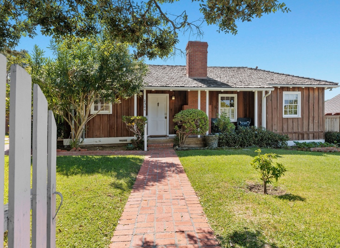 La Jolla Shores Redwood beach cottage